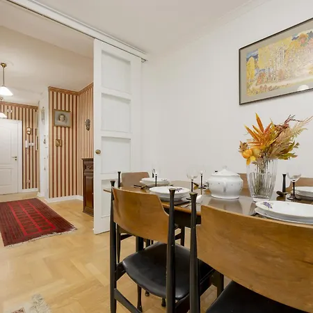 Vintage Sengera Cichego With 3 Bedrooms By Renters Warschau