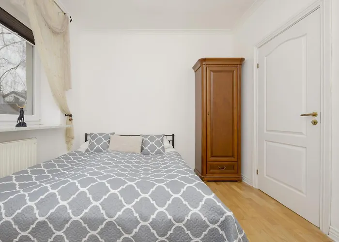 Vintage Sengera Cichego With 3 Bedrooms By Renters Warszawa