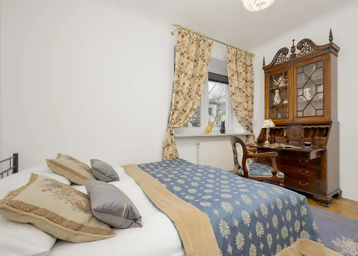 Vintage Sengera Cichego With 3 Bedrooms By Renters *