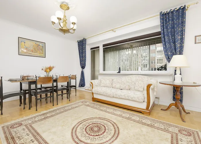 Vintage Sengera Cichego With 3 Bedrooms By Renters Warszawa