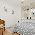 Vintage Sengera Cichego With 3 Bedrooms By Renters Διαμέρισμα