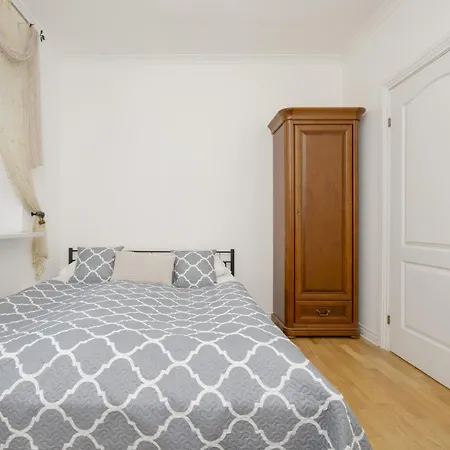 Vintage Sengera Cichego With 3 Bedrooms By Renters 바르샤바