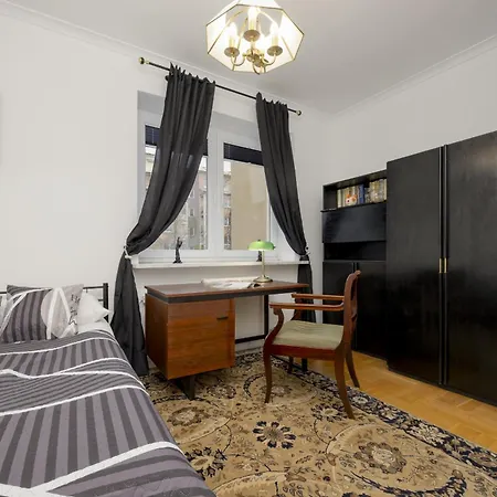 아파트 Vintage Sengera Cichego With 3 Bedrooms By Renters 바르샤바