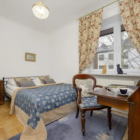 Vintage Sengera Cichego With 3 Bedrooms By Renters *