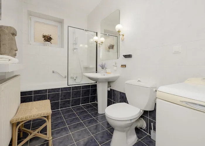 아파트 Vintage Sengera Cichego With 3 Bedrooms By Renters *